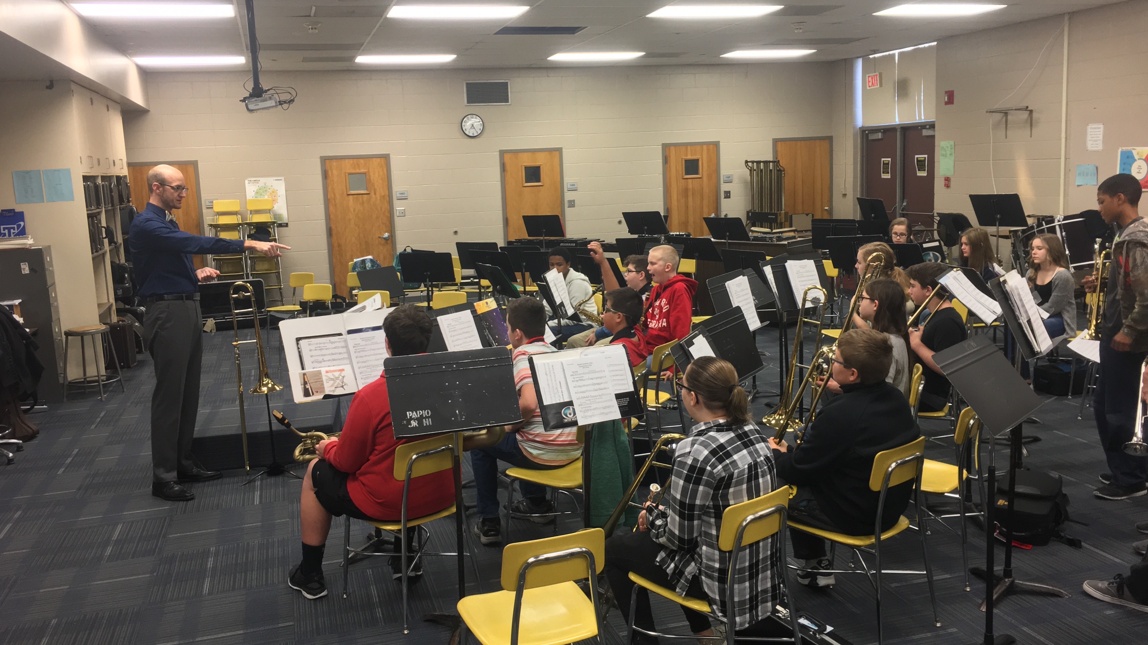 Shawn Bell leads a jazz clinic with students at Papillion Middle School. 